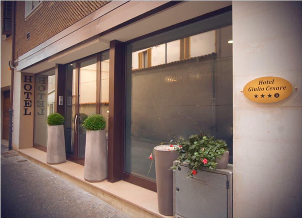 Hotel Giulio Cesare Rimini Exteriör bild